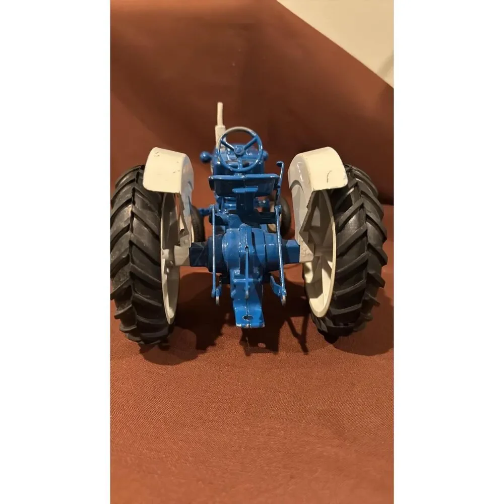 Ertl Ford 4000 Wide- Front Tractor w/ 3-Point Hitch 1/16